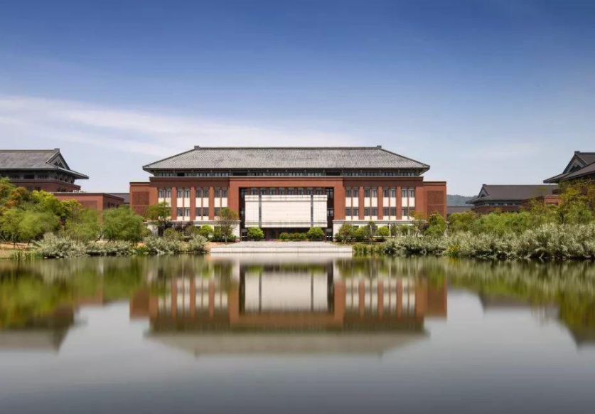 浙江大學【醫療健康產業MBA】顏值當道，看傳統藥企如何布局醫美產業？
