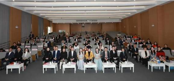 華東理工大學商學院2020年度專業學位碩士研究生表彰大會召開