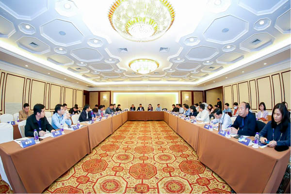 上海財經(jīng)大學(xué)商學(xué)院常務(wù)副院長魏航出席 2021年度全國財經(jīng)類院校商學(xué)院院長工作交流會議