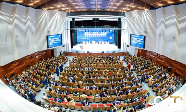 新精英·新傳承·新未來 ｜ 上海財經大學商學院2021屆工商管理專業碩士學位研究生畢業典禮暨學位授予儀式舉行
