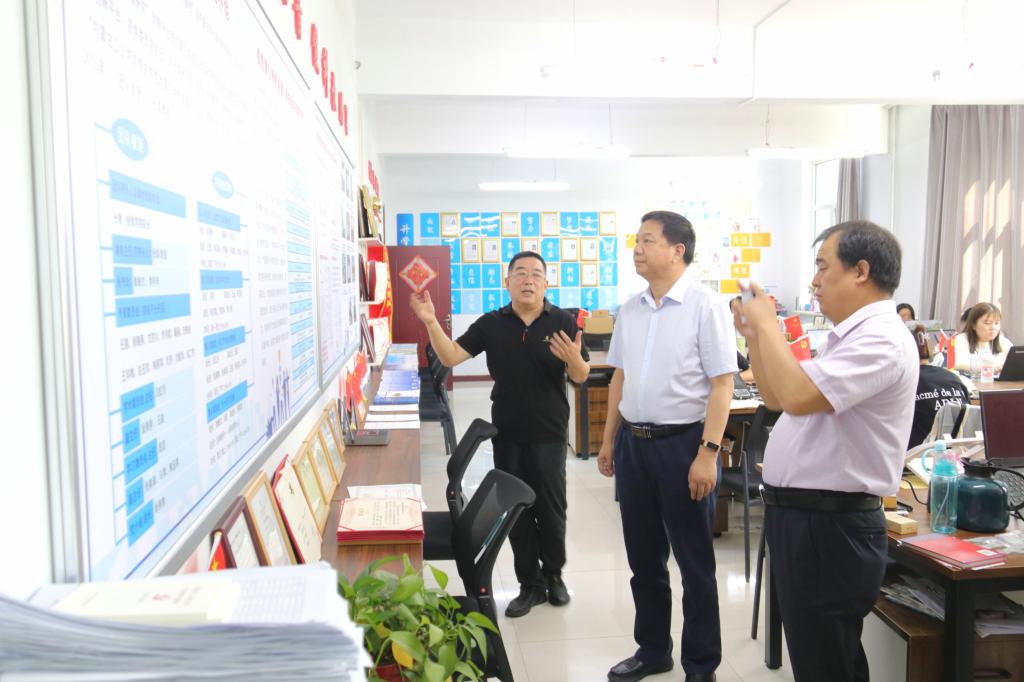 蘭州交通大學朱廷珺副校長參加“面向新時代的商學院治理與建設”專題研討會并訪問內蒙古工業大學