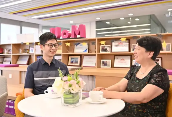 【校友故事】母子成校友！65后和95后的他們為何都選擇了曼徹斯特大學？