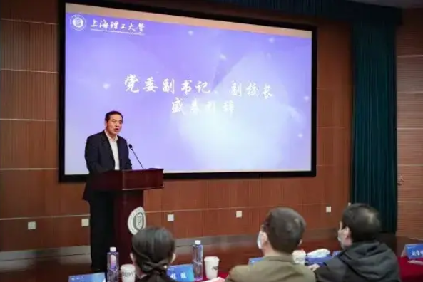 上理工研發機器人“小丘”創造連續人機對打乒乓球吉尼斯世界紀錄