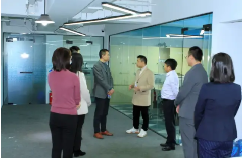 中國政法大學(xué)商學(xué)院MBA中心師生參訪北京保嘉科技