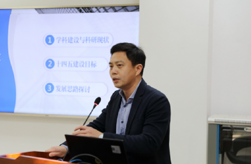 汕頭大學(xué)商學(xué)院召開科研與人才工作會議