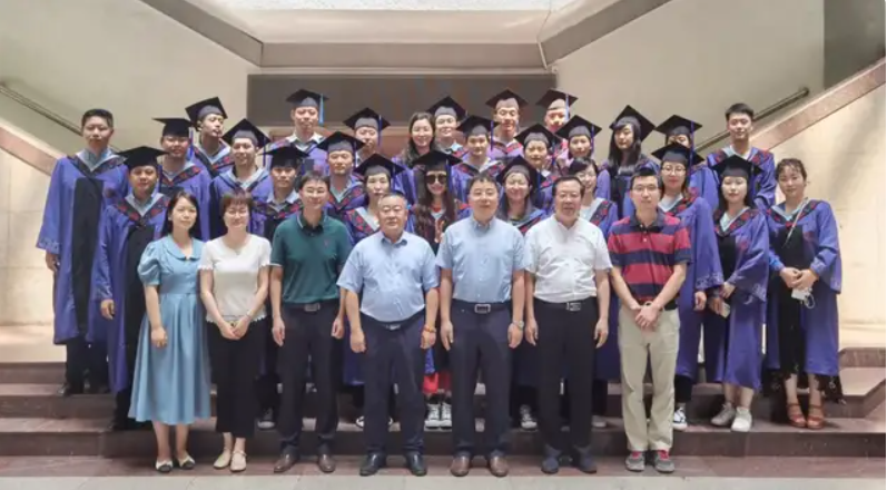 北方工業(yè)大學(xué)2021屆MBA畢業(yè)生贈(zèng)禮儀式