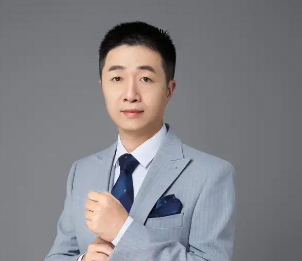 先鋒群像，一場將遇良才的同框——《有遠見，見世界所未見》2021年校友采訪系列