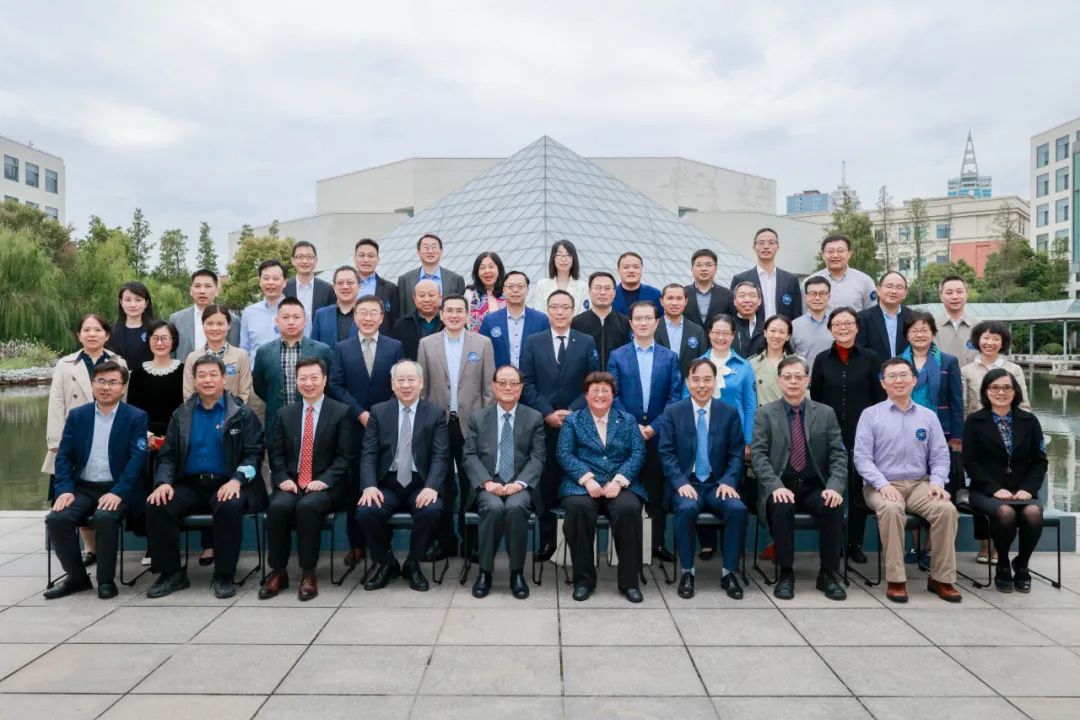 面向新格局 聚焦新挑戰(zhàn) 建設(shè)新商科 | 2022年上海地區(qū)商學(xué)院（管理學(xué)院）院長(zhǎng)聯(lián)誼會(huì)暨M(jìn)BA中心主任信息交流會(huì)
