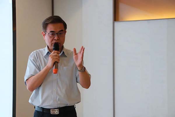 雙循環國家發展戰略下中國經濟的機遇與挑戰.jpg